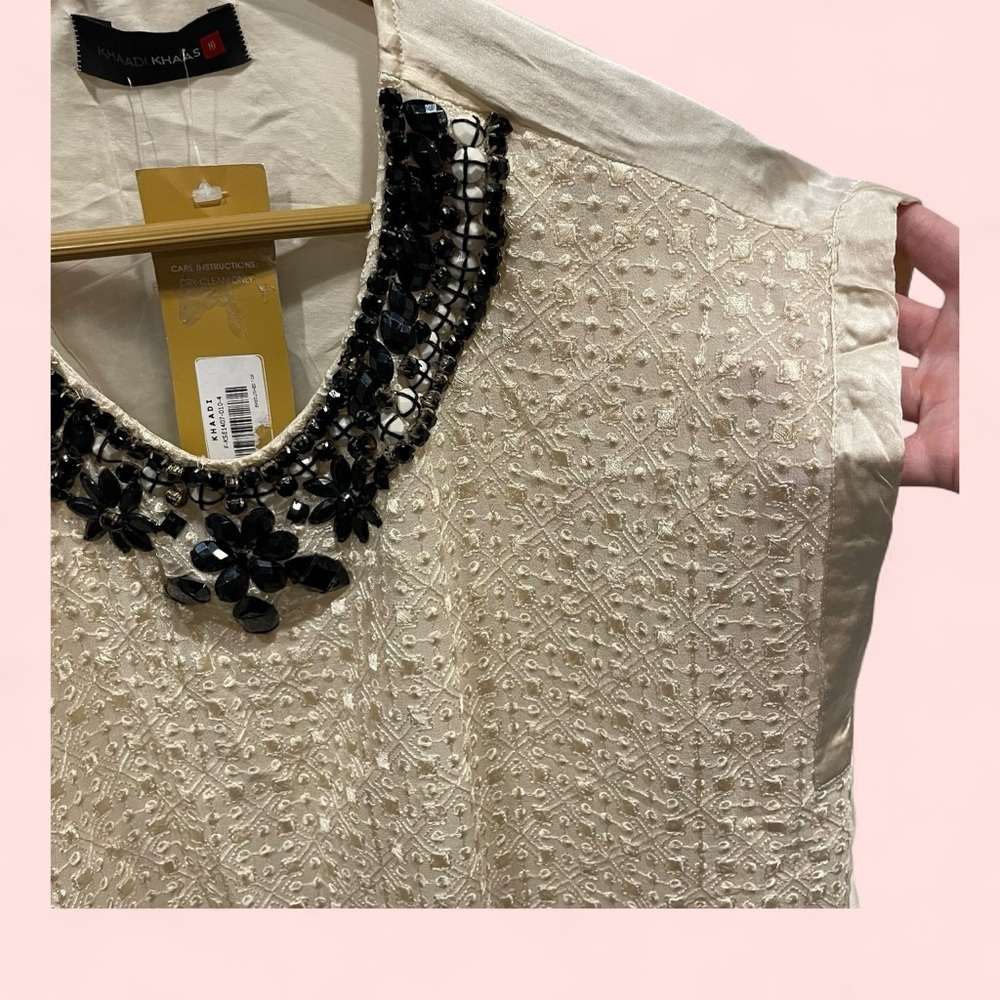 Beautiful creamy silk jeweled collar cap sleeve blouse NWT Khaadi luxe NWT